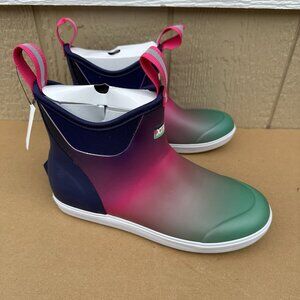 New Xtratuf Women’s Ankle Deck Boots Size 9  Xpress Cool Purple Aurora Waterproo